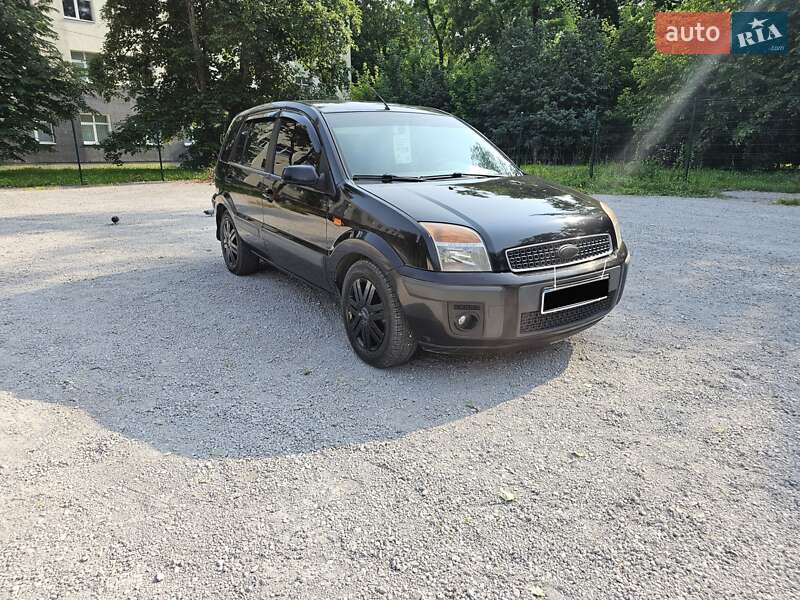 Хэтчбек Ford Fusion 2007 в 