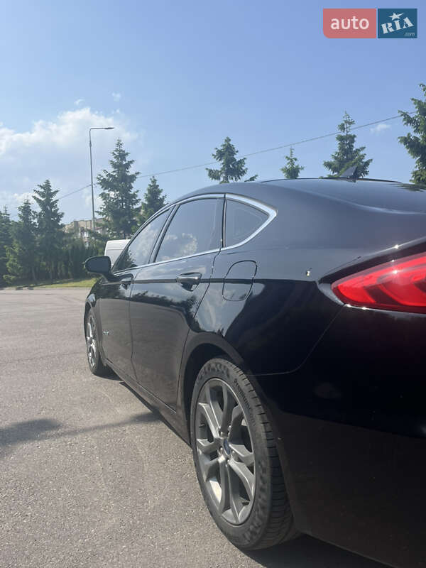 Седан Ford Fusion 2019 в Тернополе