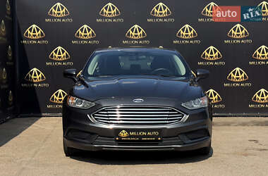 Седан Ford Fusion 2017 в 