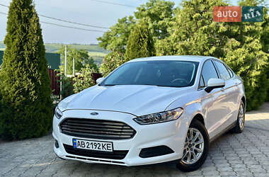 Седан Ford Fusion 2016 в 