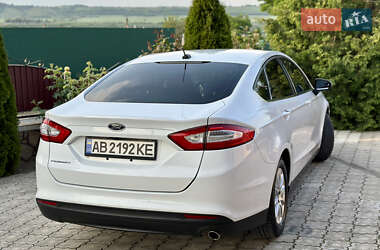 Седан Ford Fusion 2016 в 