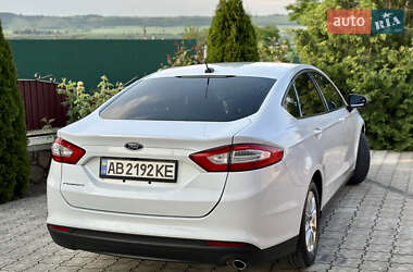 Седан Ford Fusion 2016 в 