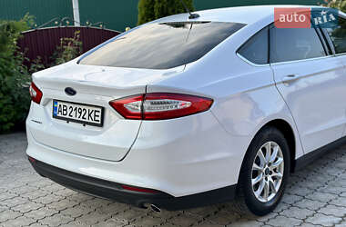 Седан Ford Fusion 2016 в 