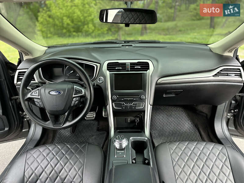 Седан Ford Fusion 2016 в Києві