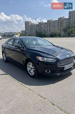Седан Ford Fusion 2013 в 