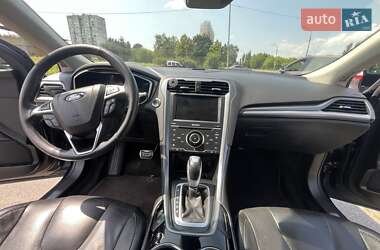 Седан Ford Fusion 2013 в 