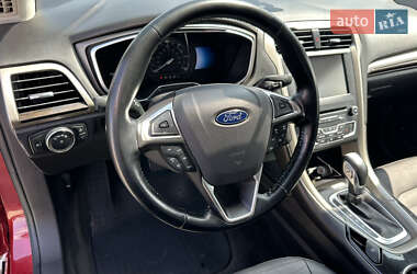 Седан Ford Fusion 2016 в 