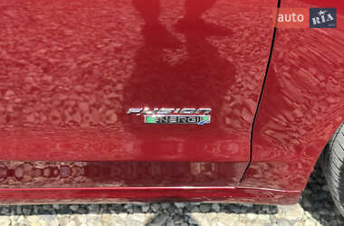 Седан Ford Fusion 2016 в 