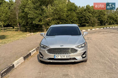 Седан Ford Fusion 2019 в 