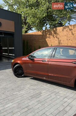 Седан Ford Fusion 2015 в 