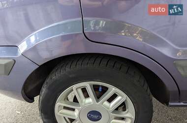Хэтчбек Ford Fusion 2008 в 