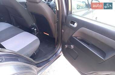 Хэтчбек Ford Fusion 2010 в 