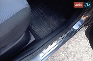 Хэтчбек Ford Fusion 2010 в 