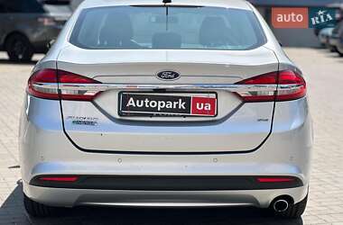 Седан Ford Fusion 2017 в 