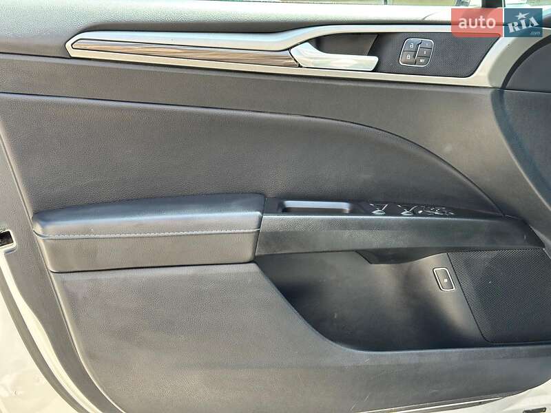 Седан Ford Fusion 2017 в Одесі