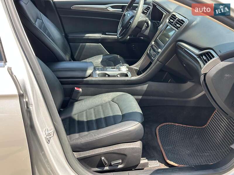Седан Ford Fusion 2017 в Одесі