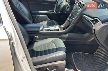 Седан Ford Fusion 2017 в 