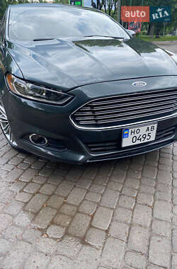 Седан Ford Fusion 2015 в 