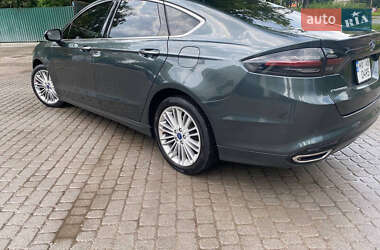 Седан Ford Fusion 2015 в 