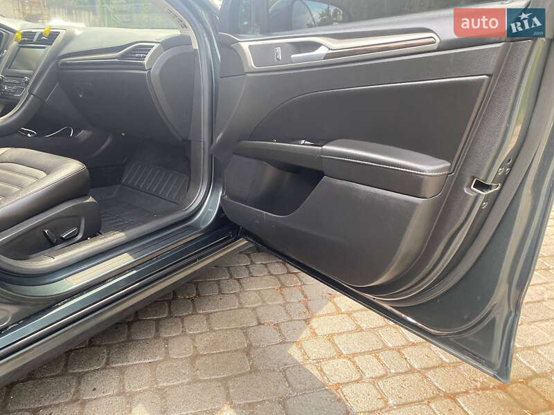 Седан Ford Fusion 2015 в Тернополе