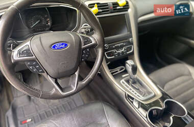 Седан Ford Fusion 2015 в 