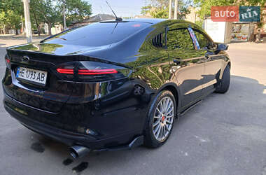 Седан Ford Fusion 2013 в 