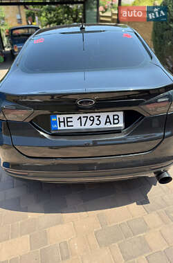 Седан Ford Fusion 2013 в 