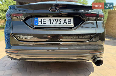 Седан Ford Fusion 2013 в 