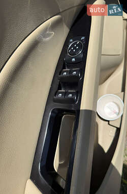 Седан Ford Fusion 2013 в 