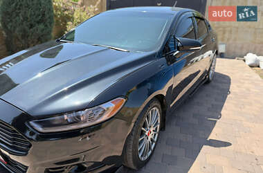 Седан Ford Fusion 2013 в 
