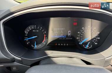 Седан Ford Fusion 2012 в 