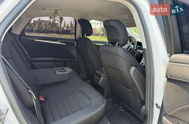 Седан Ford Fusion 2012 в 