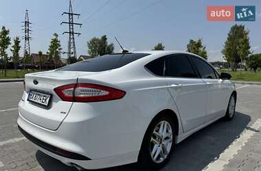 Седан Ford Fusion 2012 в 