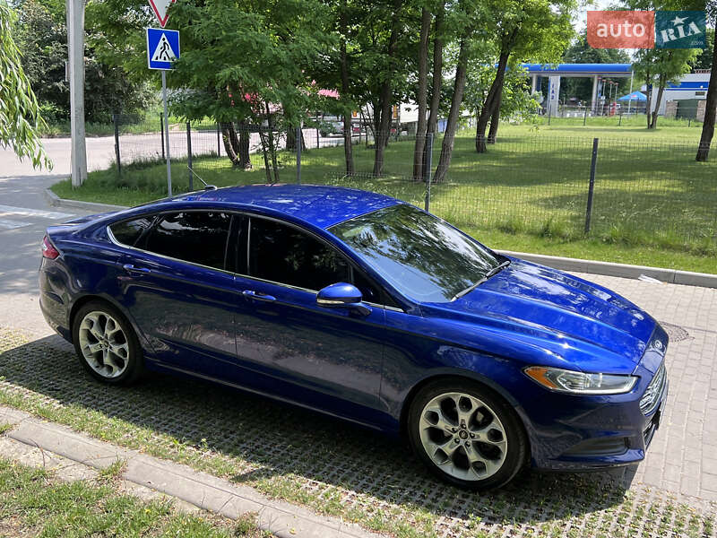 Седан Ford Fusion 2015 в Львове