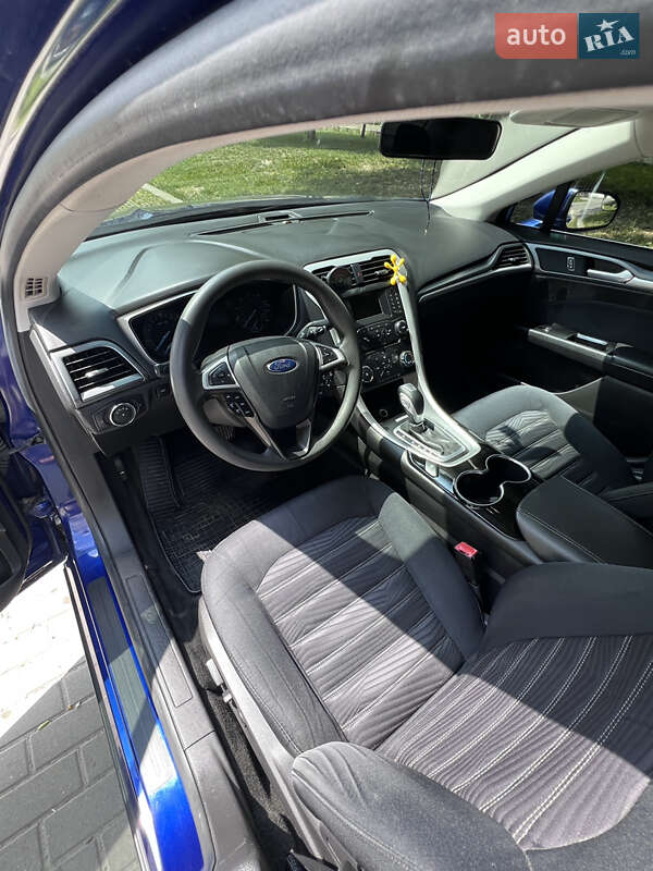 Седан Ford Fusion 2015 в Львове