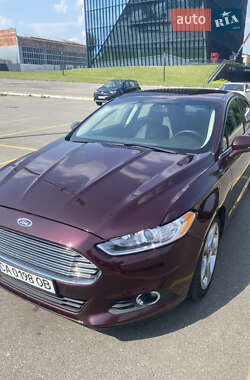 Седан Ford Fusion 2013 в 