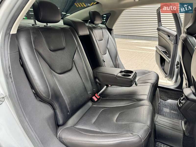 Седан Ford Fusion 2015 в Києві