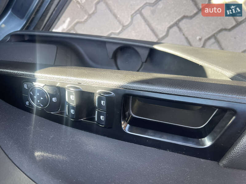 Седан Ford Fusion 2014 в Одесі
