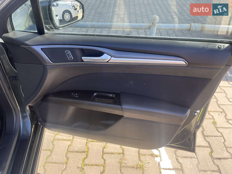 Седан Ford Fusion 2014 в Одесі