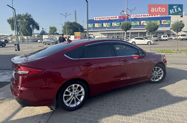 Седан Ford Fusion 2019 в 