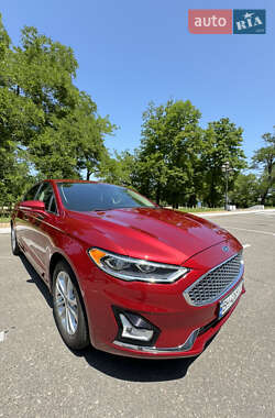 Седан Ford Fusion 2019 в 