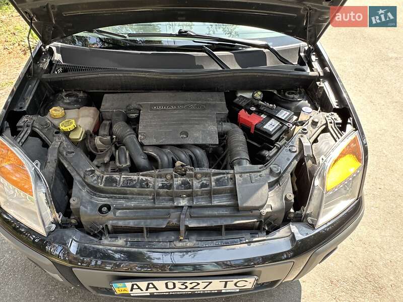 Хэтчбек Ford Fusion 2007 в Киеве