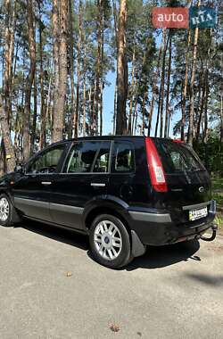 Хэтчбек Ford Fusion 2007 в 