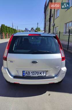 Хэтчбек Ford Fusion 2009 в 