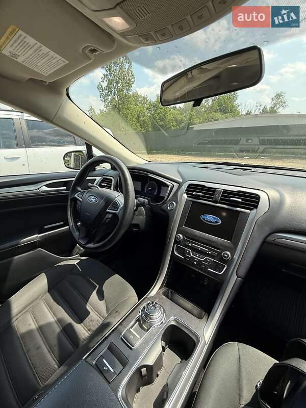 Седан Ford Fusion 2017 в Львове