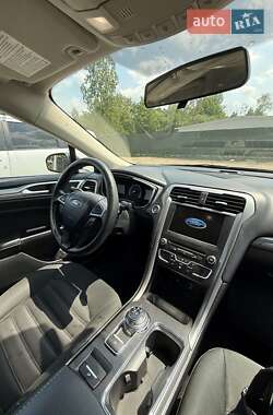 Седан Ford Fusion 2017 в 
