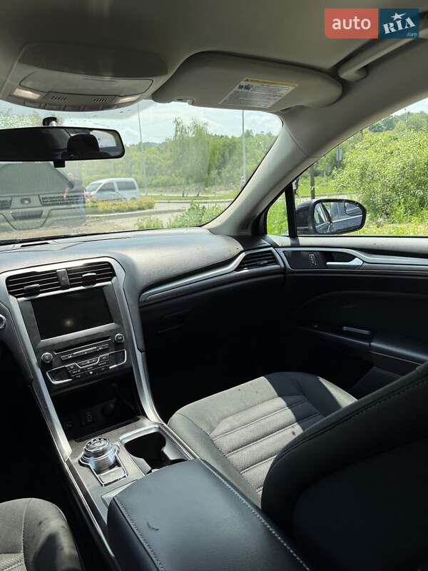 Седан Ford Fusion 2017 в Львове