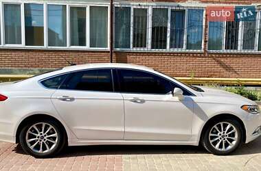 Седан Ford Fusion 2017 в 