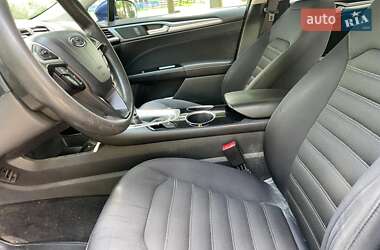 Седан Ford Fusion 2013 в 