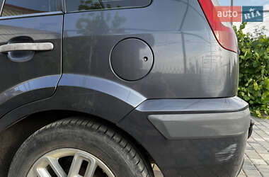 Хэтчбек Ford Fusion 2006 в 